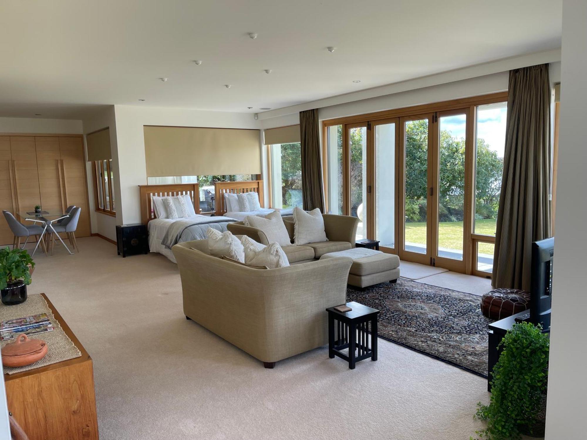 Lake Vista Lodge Taupo Exterior photo
